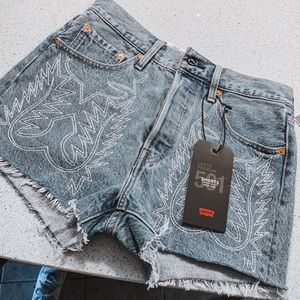 levi 501 shorts🤍🦋
